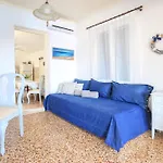 公寓 Three Art House, Floor Open Plan Studio, Open Plan Art With Front Yard In 费斯卡尔德宏