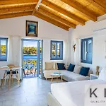 公寓 Three Art House, Floor Open Plan Studio, Open Plan Art With Front Yard In