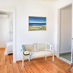 公寓 Three Art House, Floor Open Plan Studio, Open Plan Art With Front Yard In *