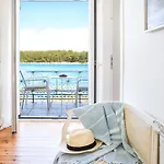 Three Art House, Floor Open Plan Studio, Open Plan Art With Front Yard In 费斯卡尔德宏