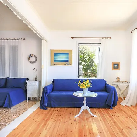 Three Art House, Floor Open Plan Studio, Open Plan Art With Front Yard In Appartamento Fiskardo
