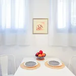 Three Art House, Floor Open Plan Studio, Open Plan Art With Front Yard In Apartment