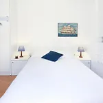 Three Art House, Floor Open Plan Studio, Open Plan Art With Front Yard In *