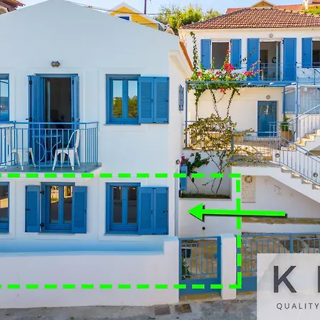 Three Art House, Floor Open Plan Studio, Open Plan Art With Front Yard In Appartement Fiskardo