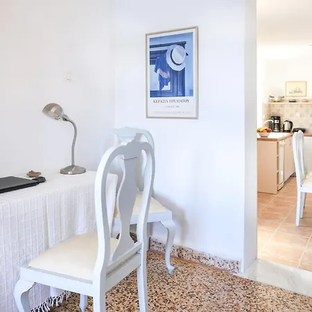 Three Art House, Floor Open Plan Studio, Open Plan Art With Front Yard In Fiskardo