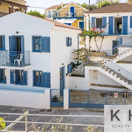 Appartement Three Art House, Floor Open Plan Studio, Open Plan Art With Front Yard In Fiskardo