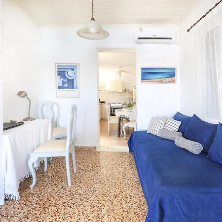 Three Art House, Floor Open Plan Studio, Open Plan Art With Front Yard In *