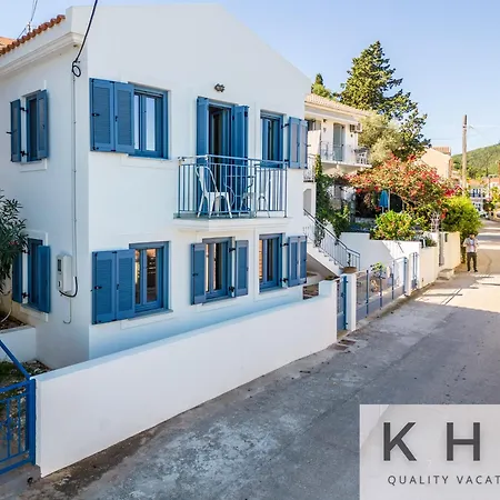 Appartement Three Art House, Floor Open Plan Studio, Open Plan Art With Front Yard In *