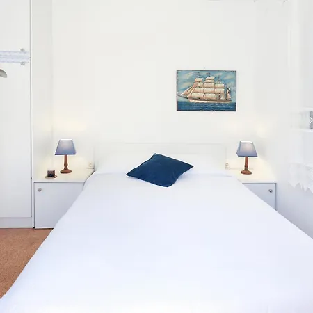 Three Art House, Floor Open Plan Studio, Open Plan Art With Front Yard In *