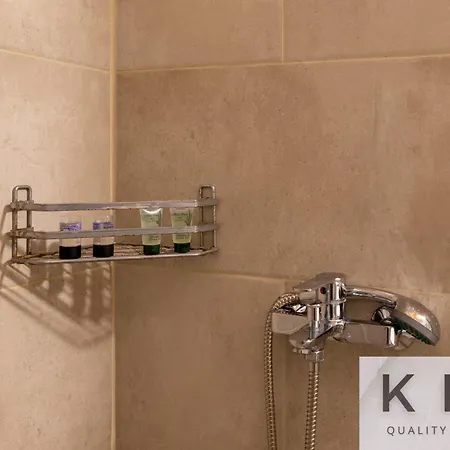 Three Art House, Floor Open Plan Studio, Open Plan Art With Front Yard In